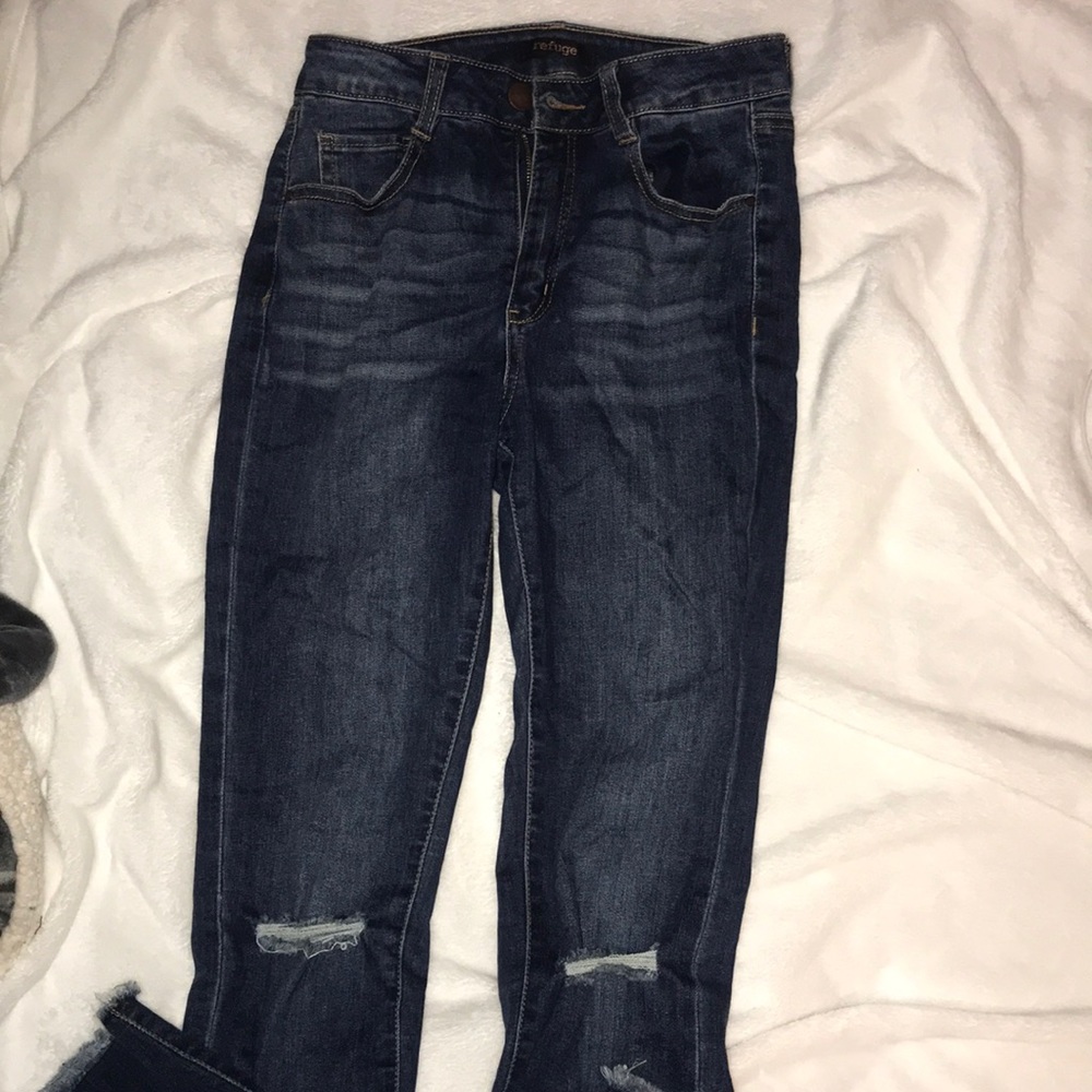 Super cute dark wash jeans!
